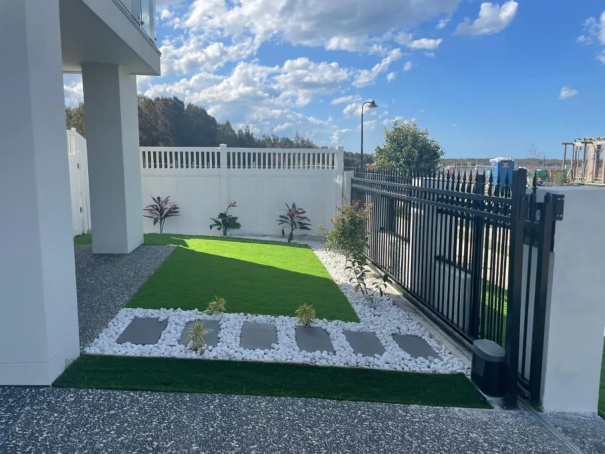 Waterside Holiday Home Redcliffe Australia